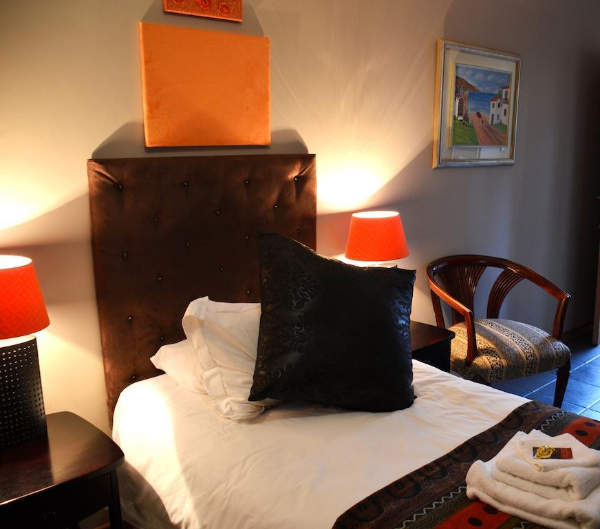 Two Bells Guest House Bloemfontein Rom bilde