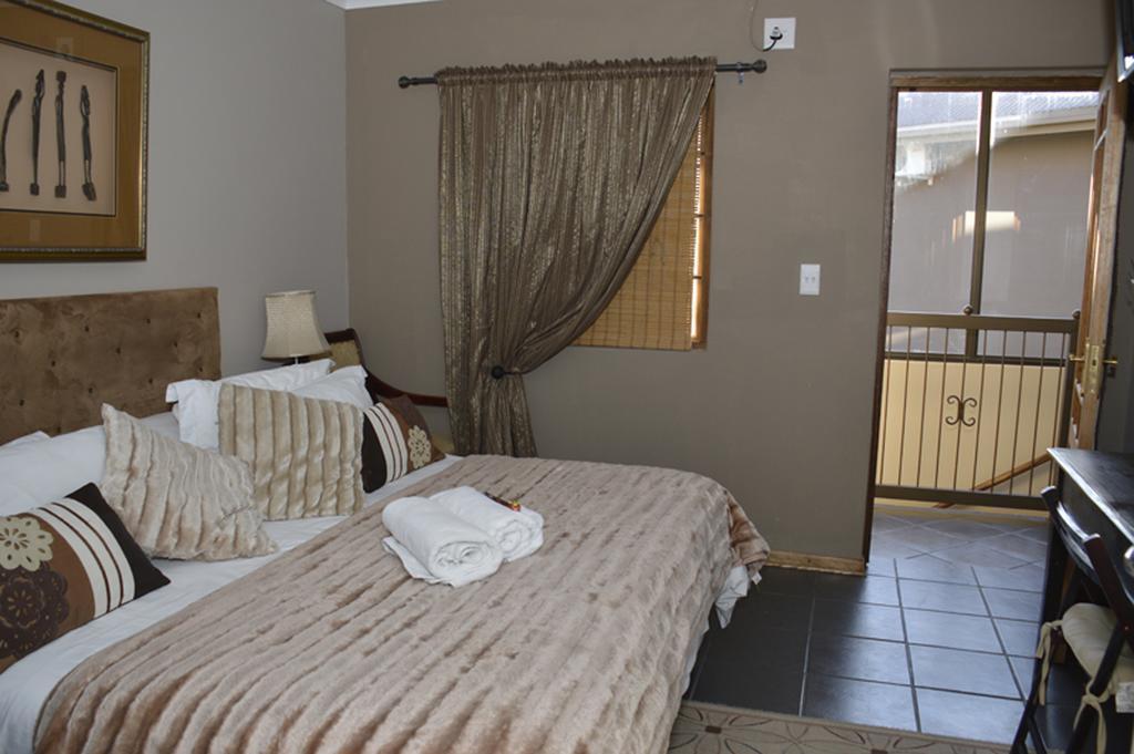 Two Bells Guest House Bloemfontein Eksteriør bilde