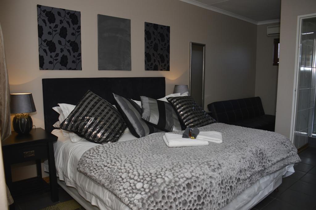 Two Bells Guest House Bloemfontein Eksteriør bilde