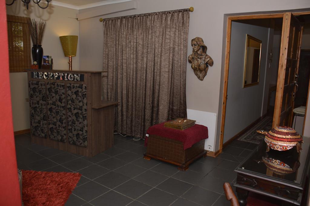 Two Bells Guest House Bloemfontein Eksteriør bilde